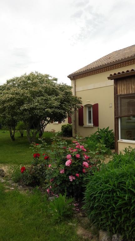 Maison d'Hôtes Afrika du Queyroux Ginestet Exterior foto